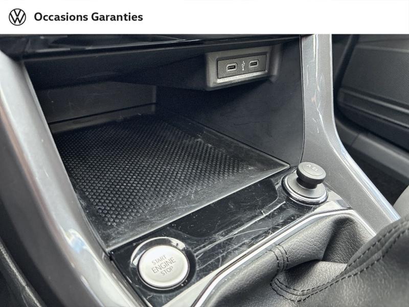 Voitures occasions VOLKSWAGEN T-CROSS R-Line Tech Clermont-Ferrand