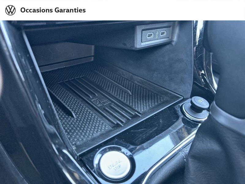 Voitures occasions VOLKSWAGEN T-CROSS R-Line Clermont-Ferrand
