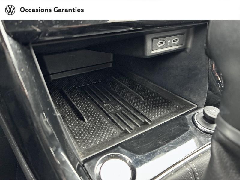 Voitures occasions VOLKSWAGEN T-CROSS R-Line Clermont-Ferrand