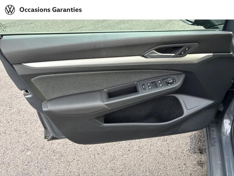 Voitures occasions VOLKSWAGEN GOLF Life Plus Clermont-Ferrand