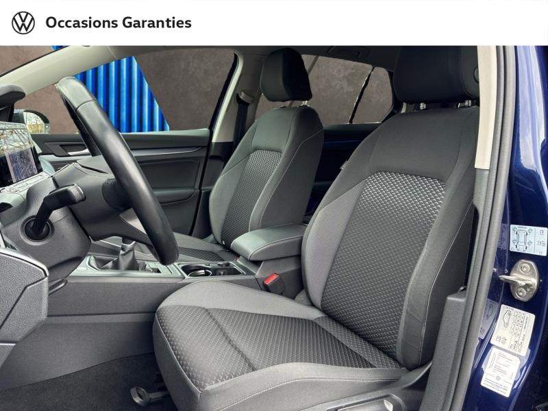 Voitures occasions VOLKSWAGEN GOLF Active Clermont-Ferrand
