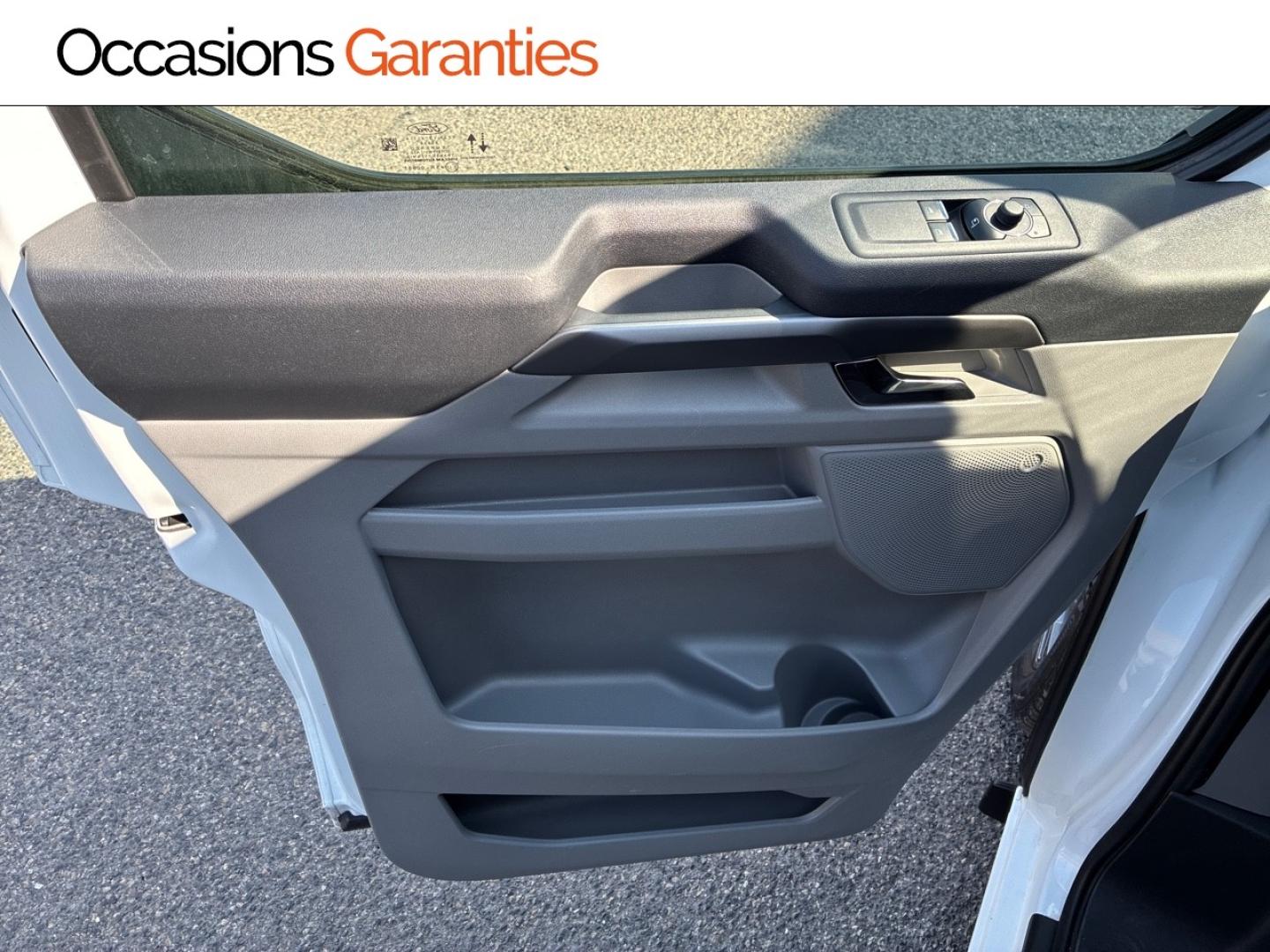 Voitures occasions FORD Tourneo Custom Titanium Clermont-Ferrand