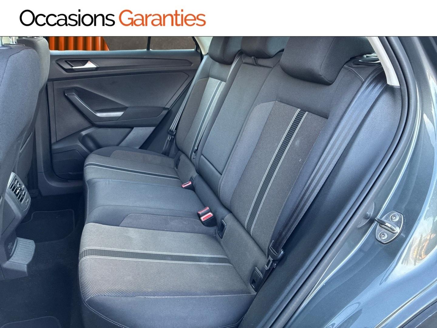 Voitures occasions VOLKSWAGEN T-ROC Lounge Business Clermont-Ferrand
