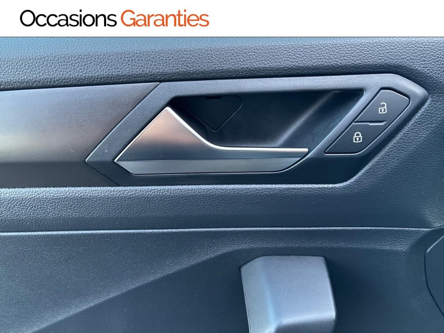 Voitures occasions VOLKSWAGEN T-ROC Lounge Business Clermont-Ferrand