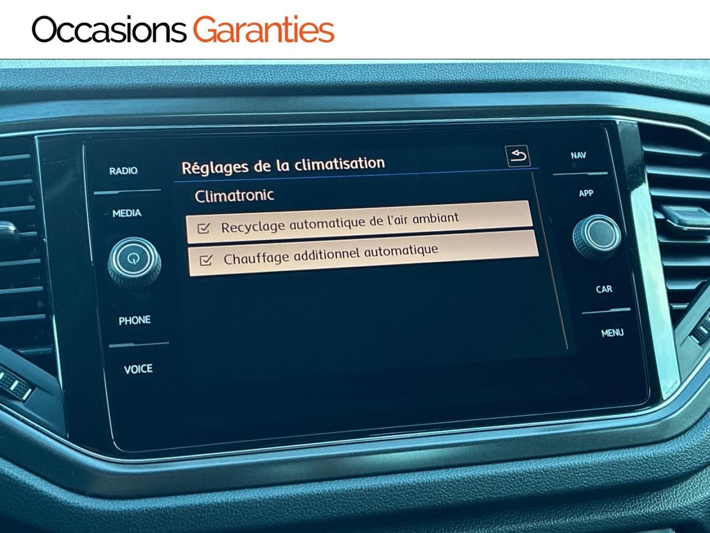 Voitures occasions VOLKSWAGEN T-ROC Lounge Business Clermont-Ferrand