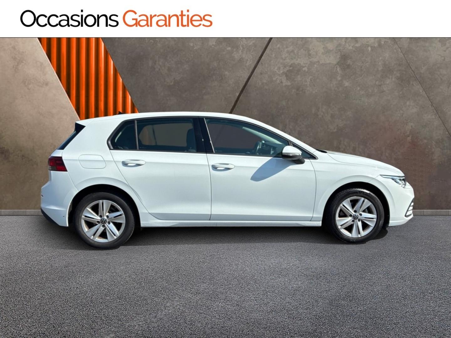 Voitures occasions VOLKSWAGEN GOLF Life Business Mozac
