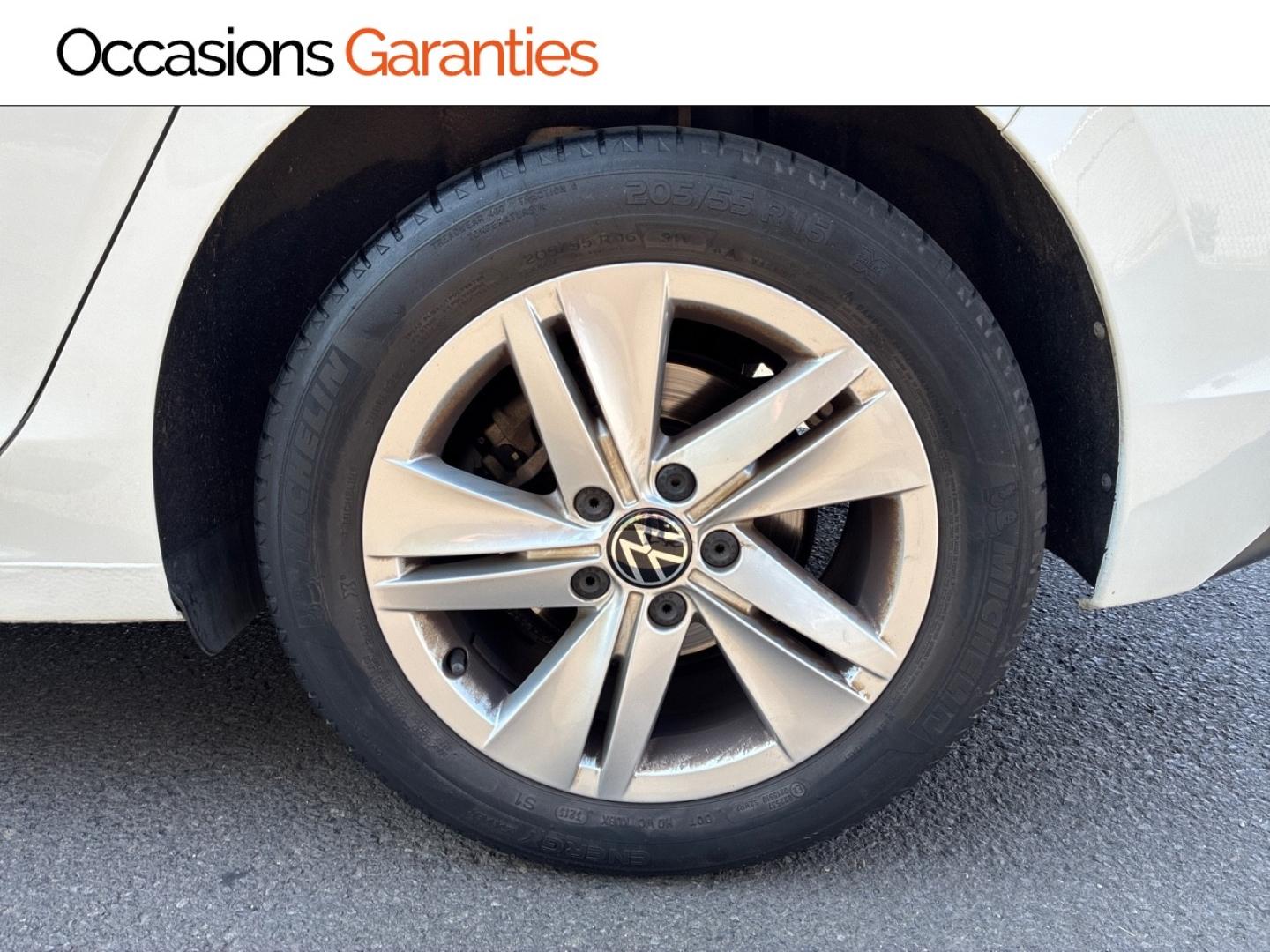 Voitures occasions VOLKSWAGEN GOLF Life Business Mozac