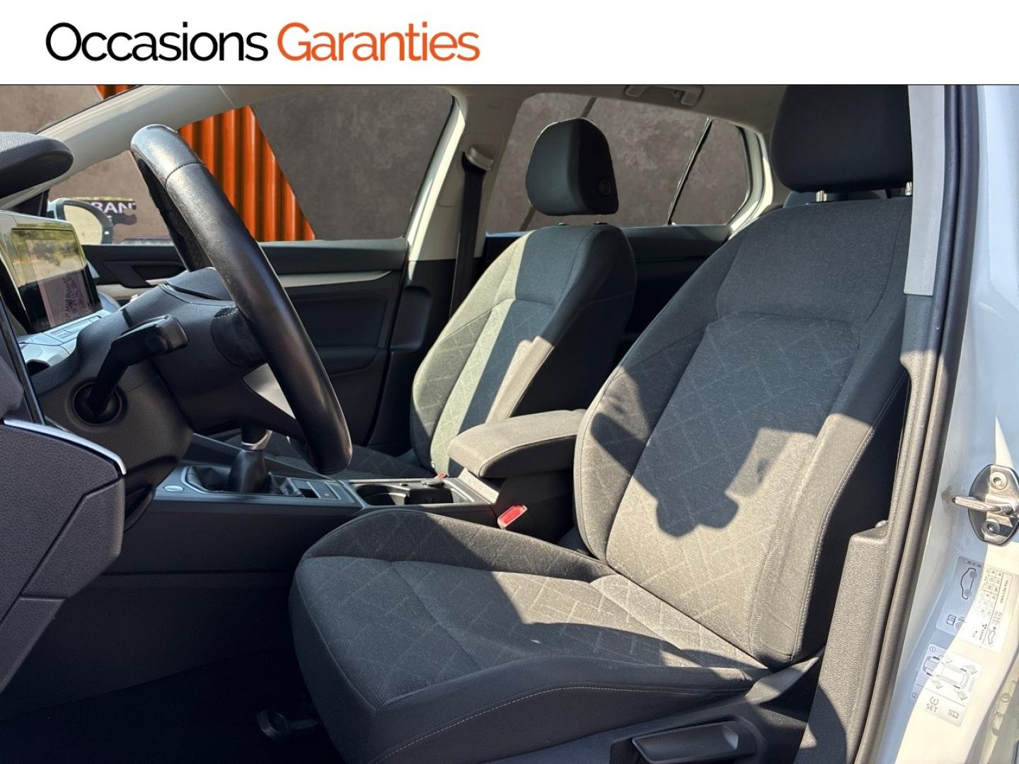 Voitures occasions VOLKSWAGEN GOLF Life Business Clermont-Ferrand
