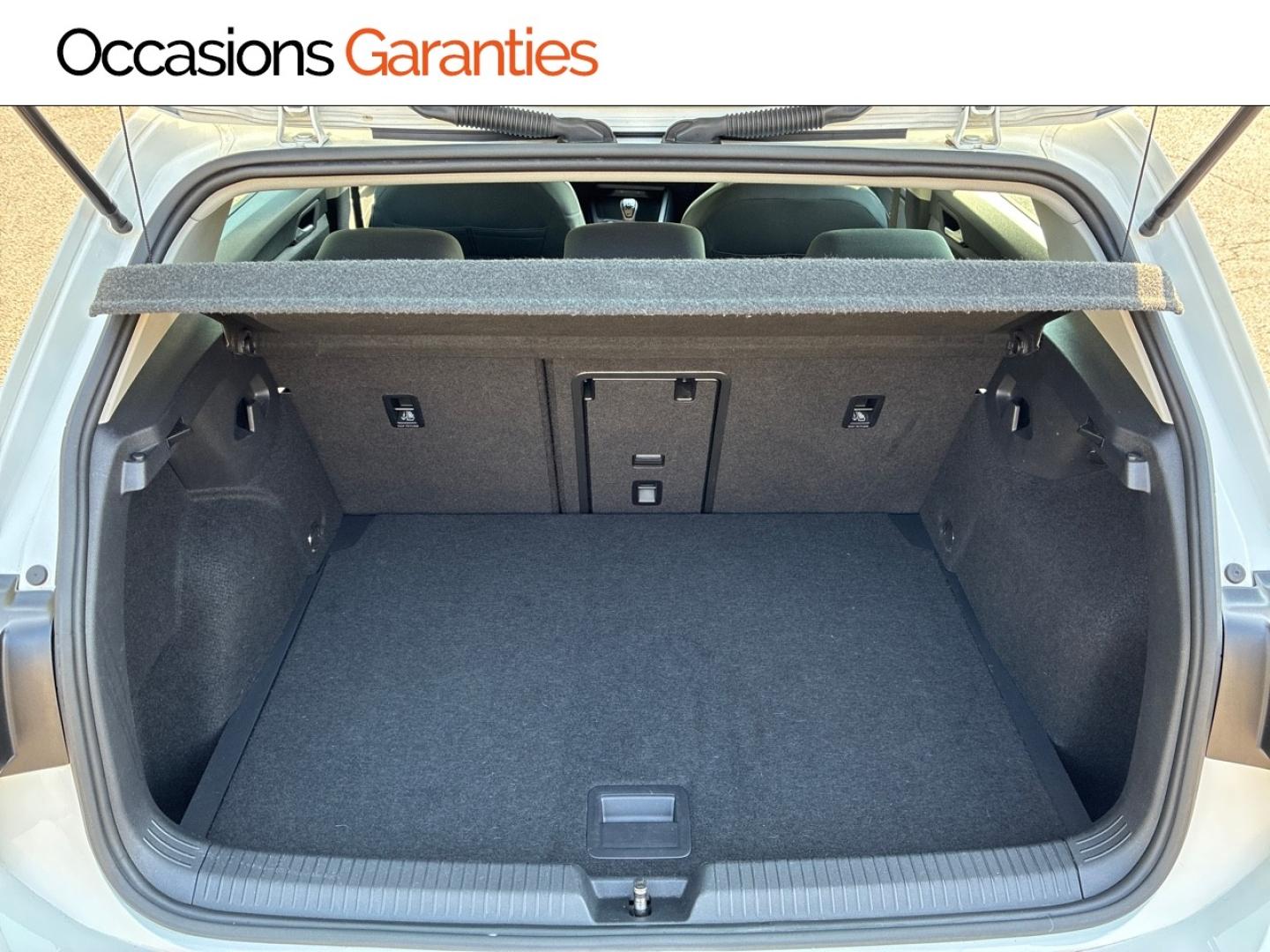 Voitures occasions VOLKSWAGEN GOLF Life Business Clermont-Ferrand