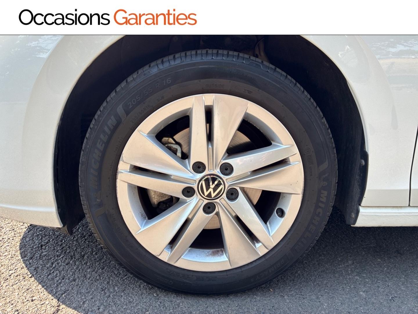 Voitures occasions VOLKSWAGEN GOLF Life Business Clermont-Ferrand
