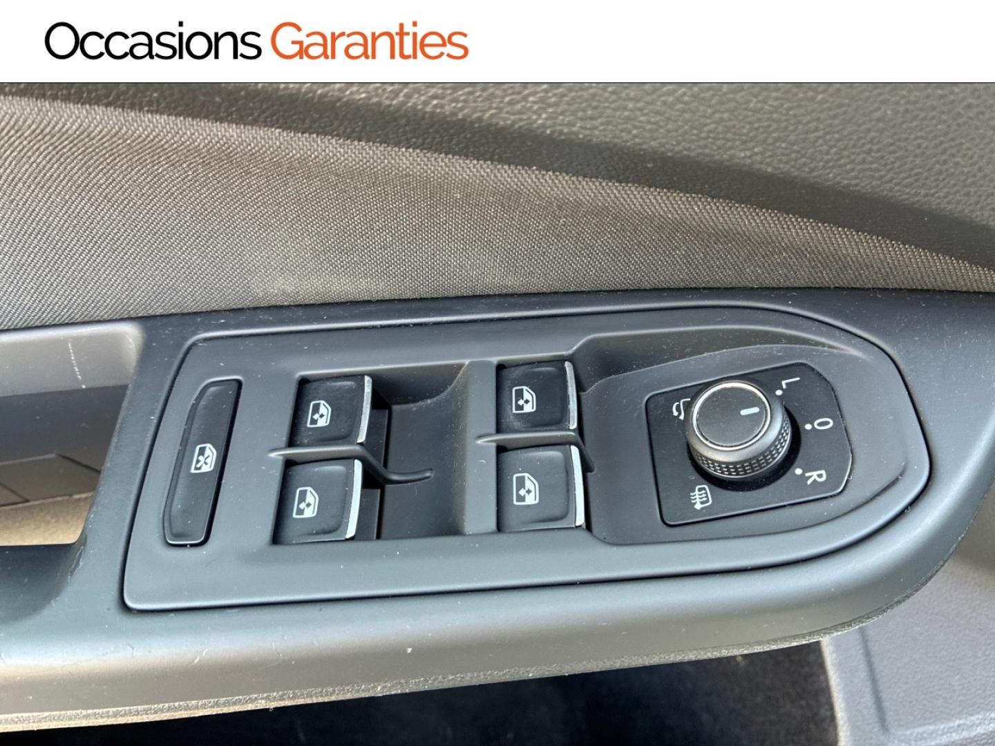 Voitures occasions VOLKSWAGEN GOLF Life Business Mozac