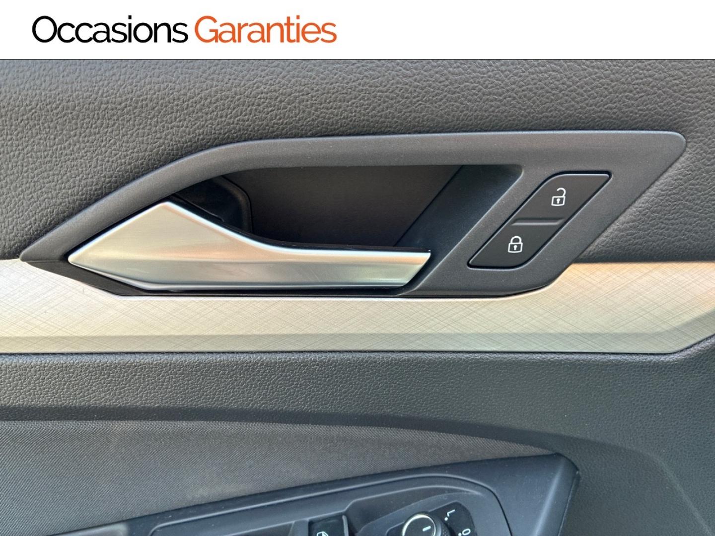 Voitures occasions VOLKSWAGEN GOLF Life Business Clermont-Ferrand