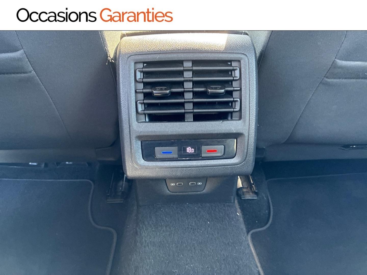 Voitures occasions VOLKSWAGEN GOLF Life Business Mozac