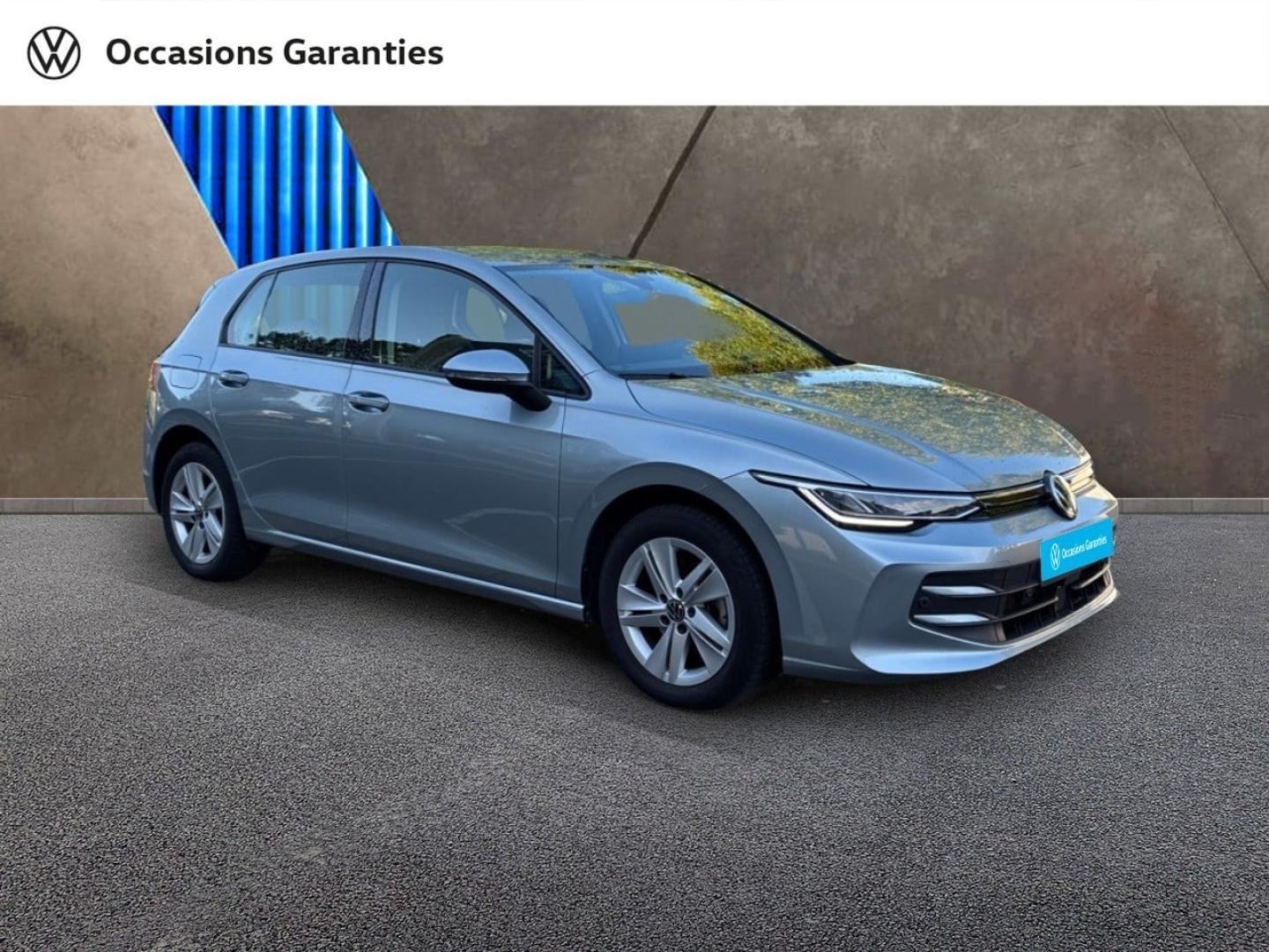 Voitures occasions VOLKSWAGEN GOLF Life Plus Clermont-Ferrand