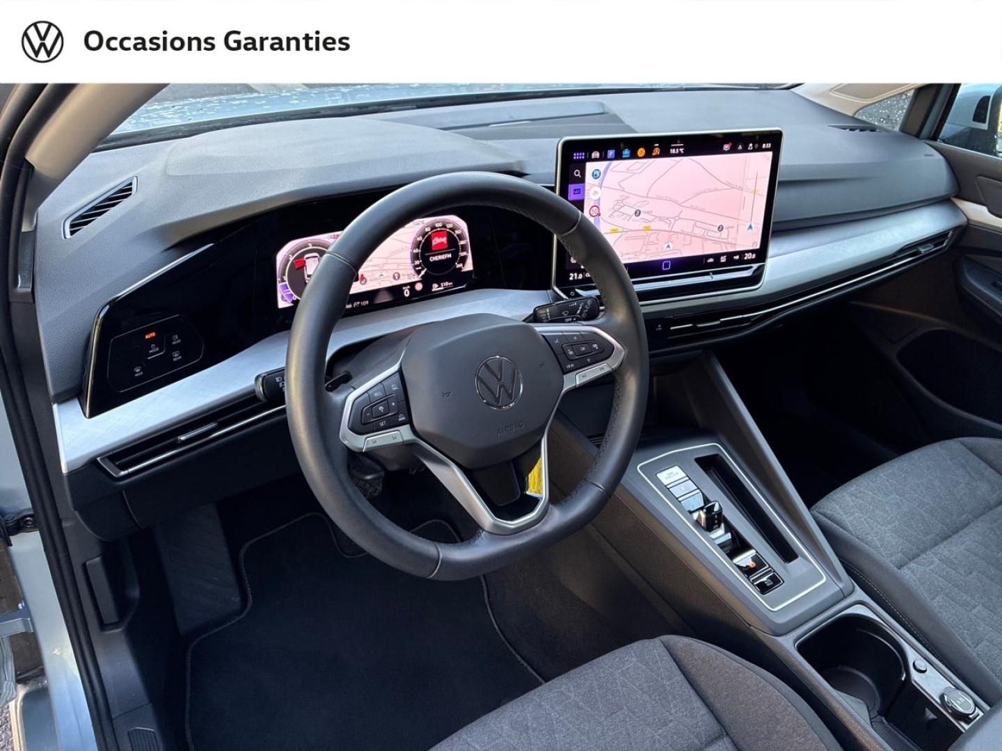 Voitures occasions VOLKSWAGEN GOLF Life Plus Clermont-Ferrand