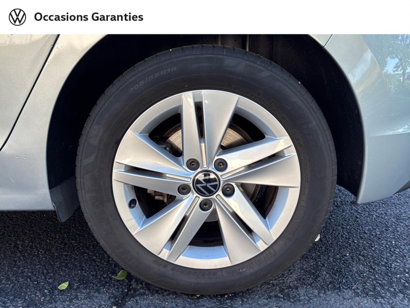 Voitures occasions VOLKSWAGEN GOLF Life Plus Clermont-Ferrand