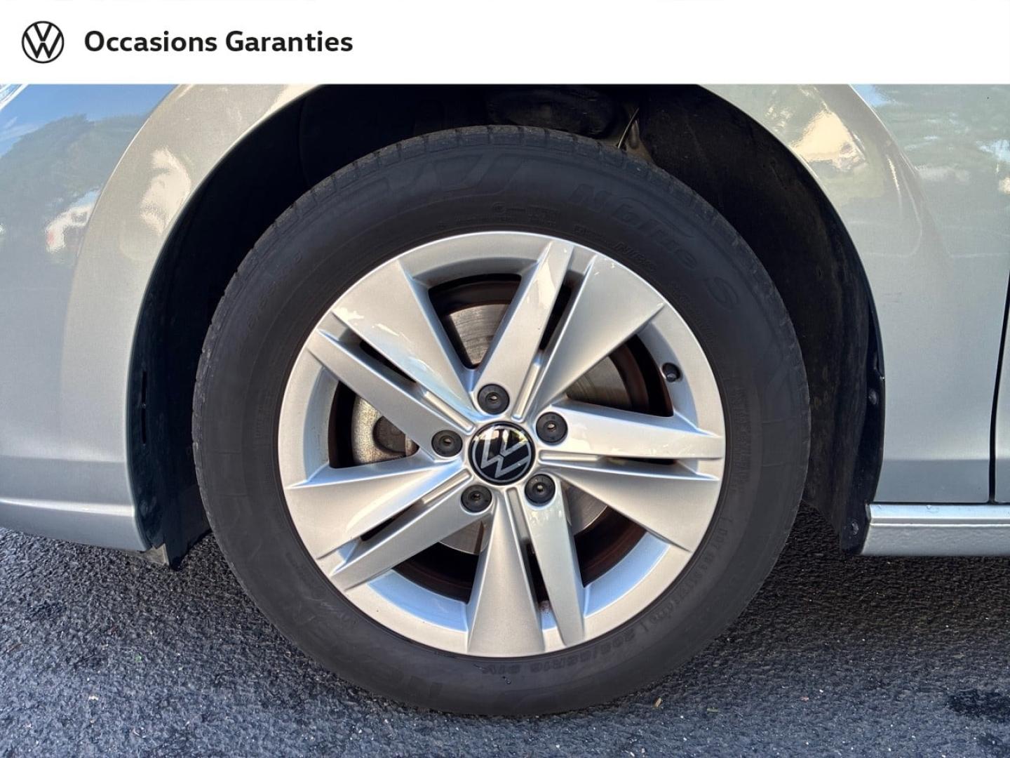 Voitures occasions VOLKSWAGEN GOLF Life Plus Clermont-Ferrand