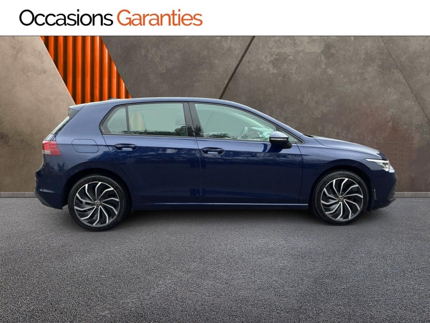 Voitures occasions VOLKSWAGEN GOLF Life Business 1st Clermont-Ferrand