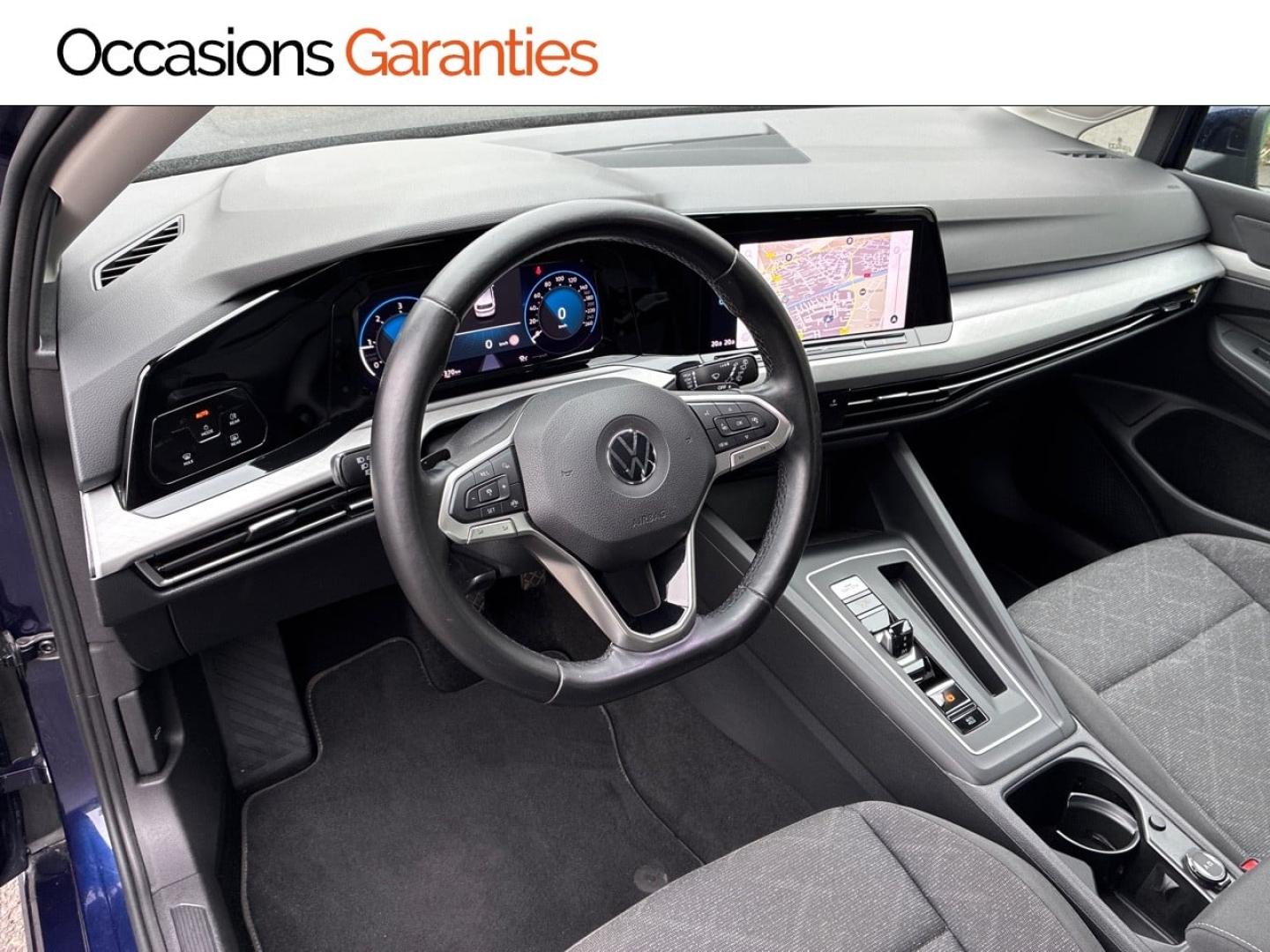 Voitures occasions VOLKSWAGEN GOLF Life Business 1st Clermont-Ferrand