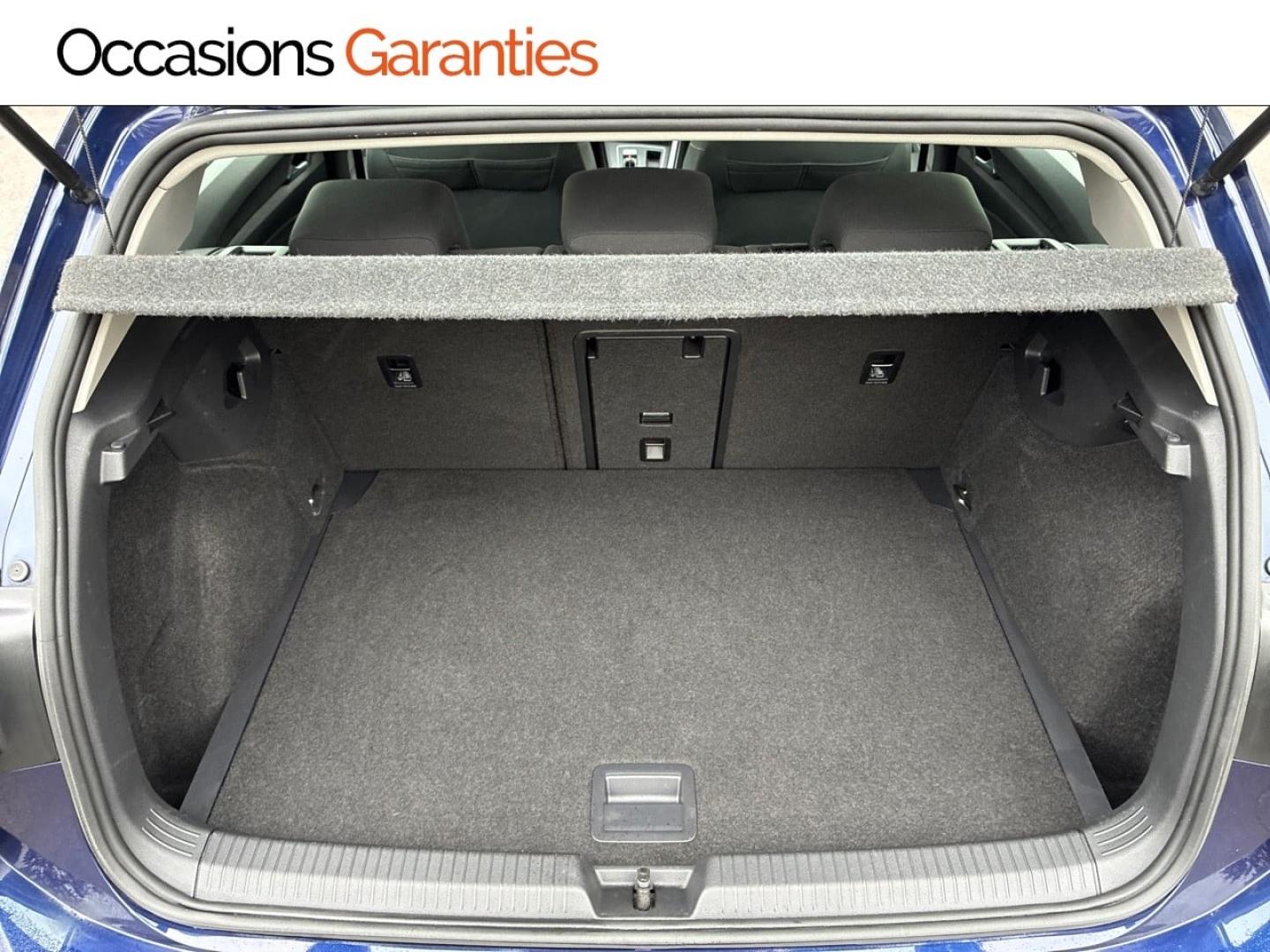 Voitures occasions VOLKSWAGEN GOLF Life Business 1st Clermont-Ferrand