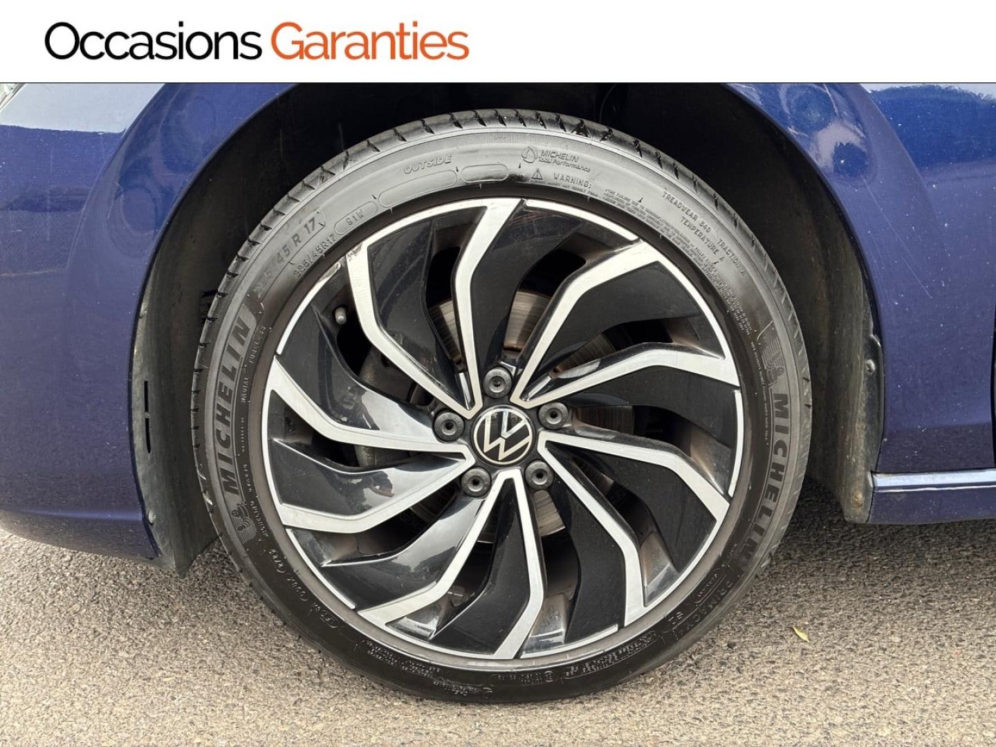 Voitures occasions VOLKSWAGEN GOLF Life Business 1st Clermont-Ferrand