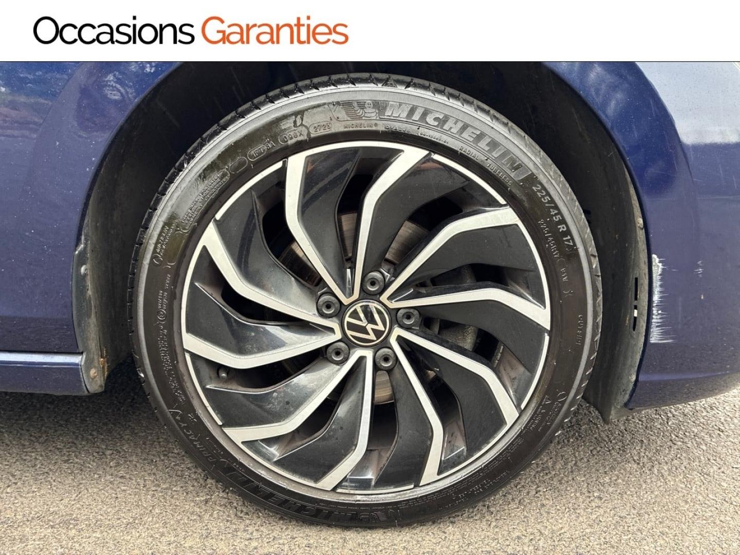 Voitures occasions VOLKSWAGEN GOLF Life Business 1st Clermont-Ferrand