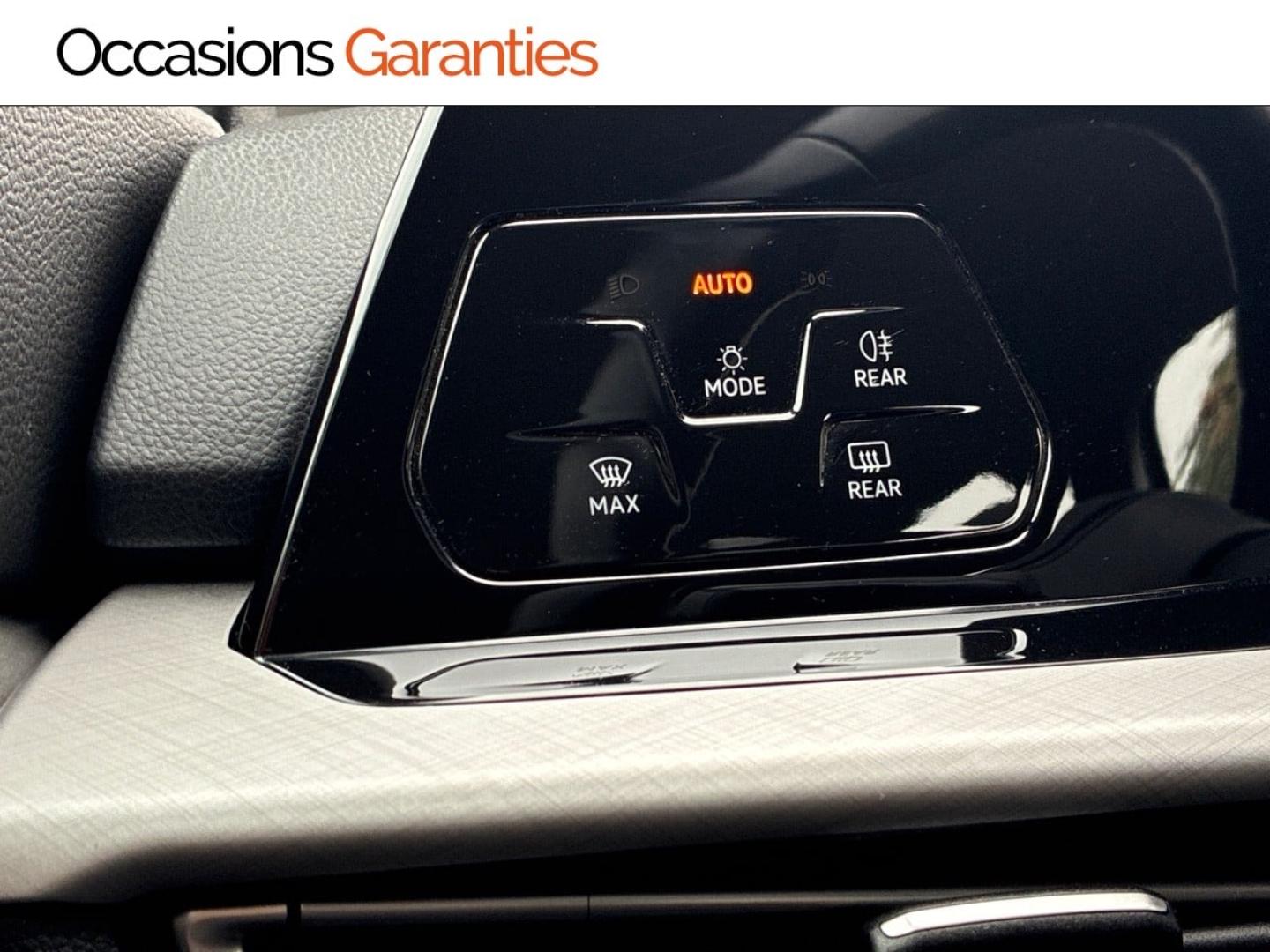 Voitures occasions VOLKSWAGEN GOLF Life Business 1st Clermont-Ferrand