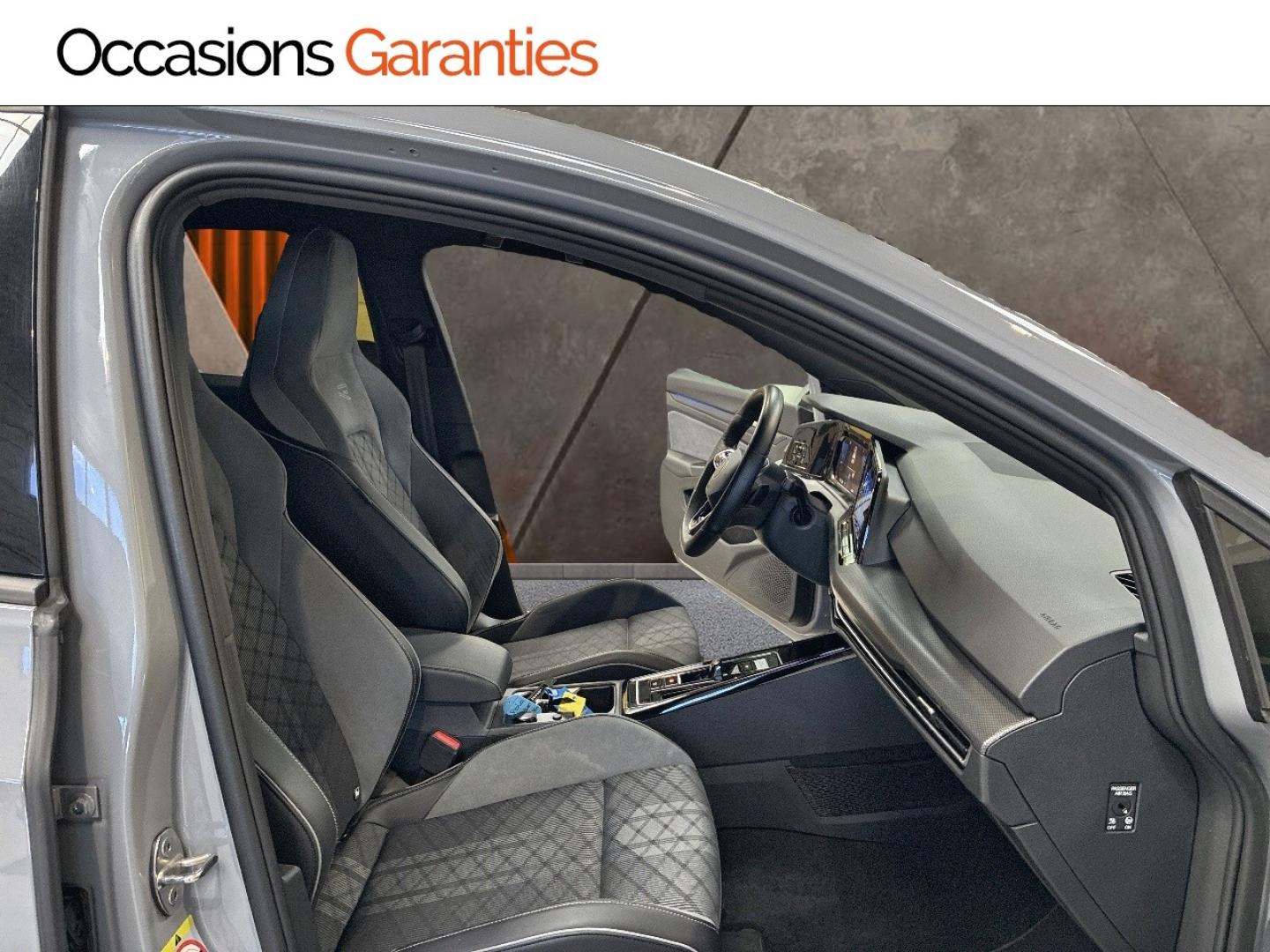 Voitures occasions VOLKSWAGEN GOLF R-Line Clermont-Ferrand