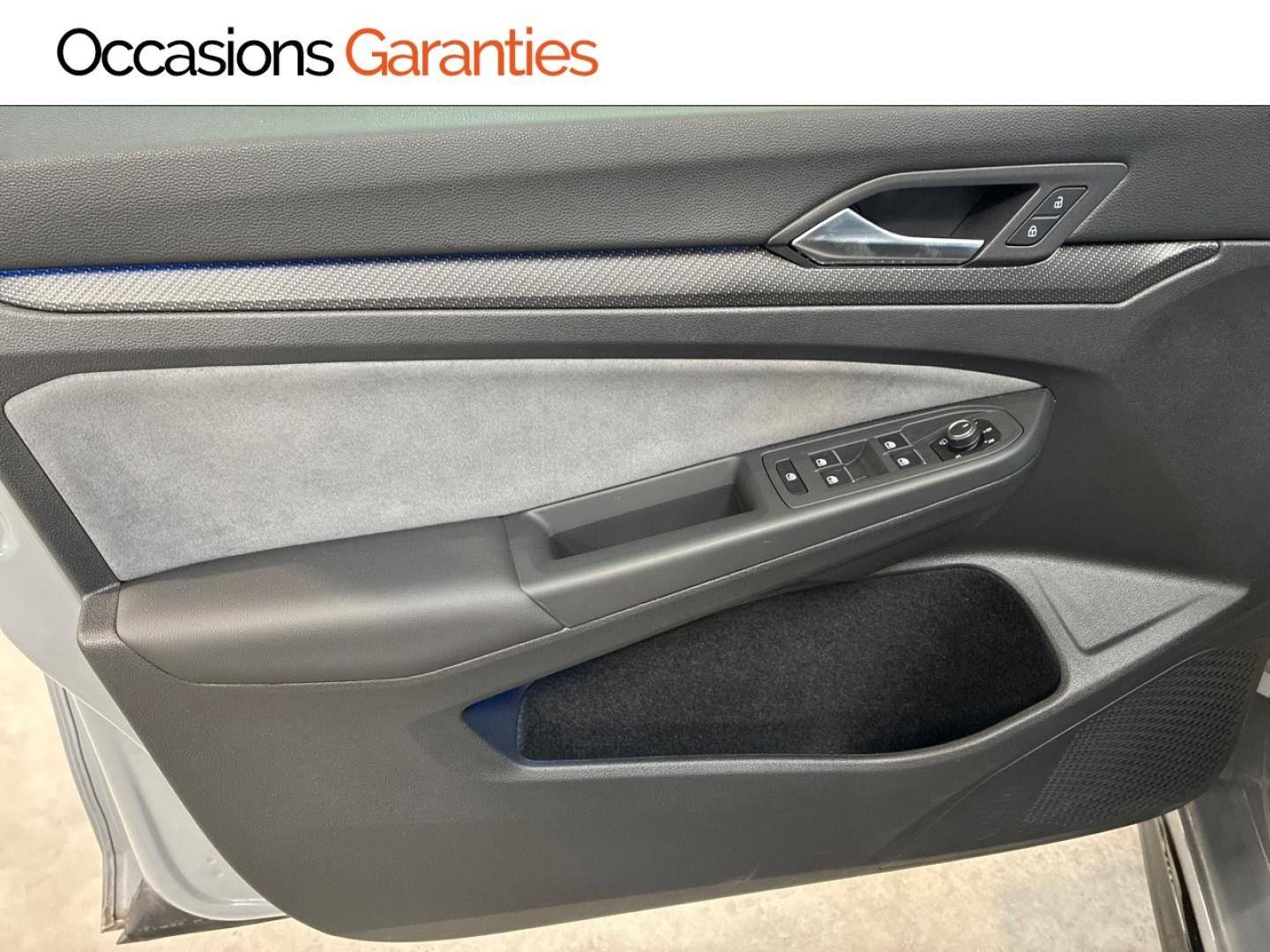 Voitures occasions VOLKSWAGEN GOLF R-Line Clermont-Ferrand