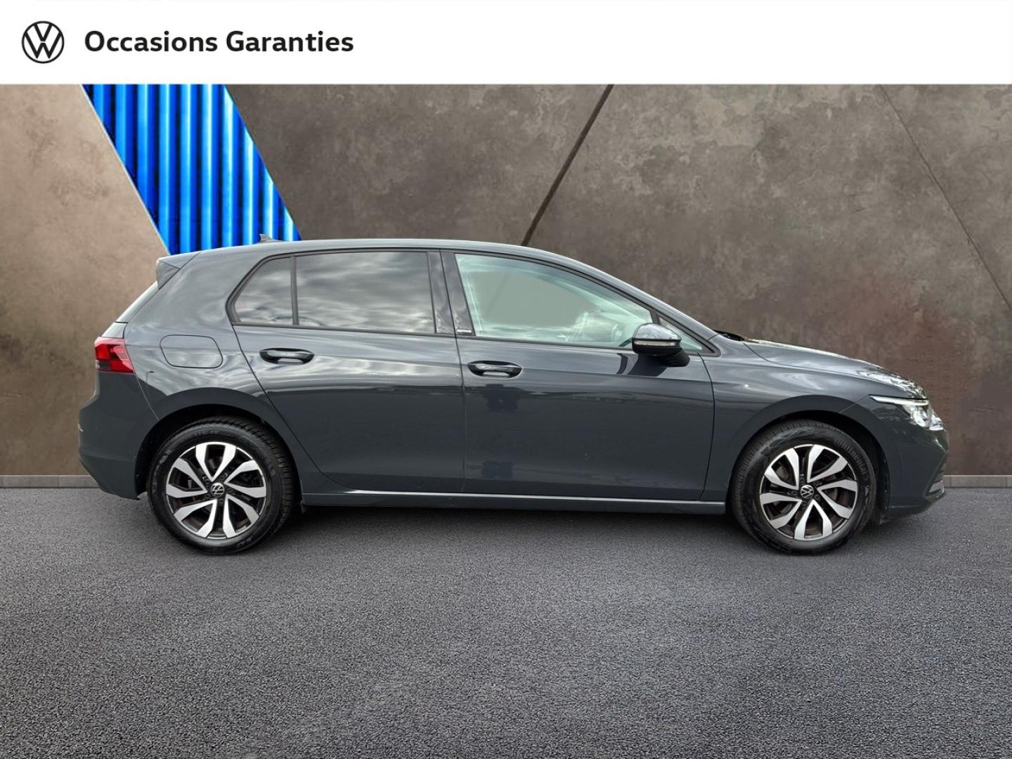 Voitures occasions VOLKSWAGEN GOLF Active Clermont-Ferrand