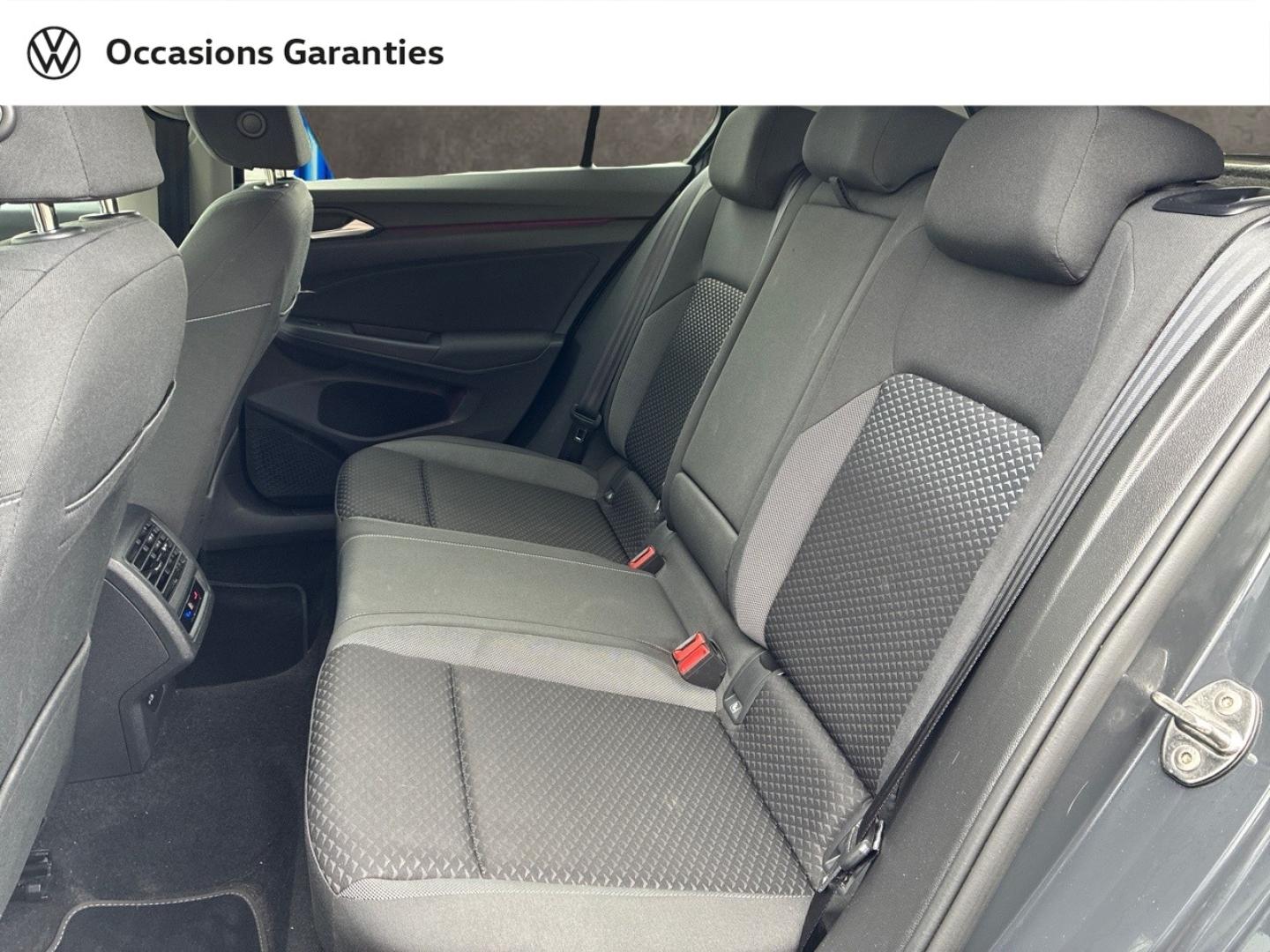 Voitures occasions VOLKSWAGEN GOLF Active Clermont-Ferrand