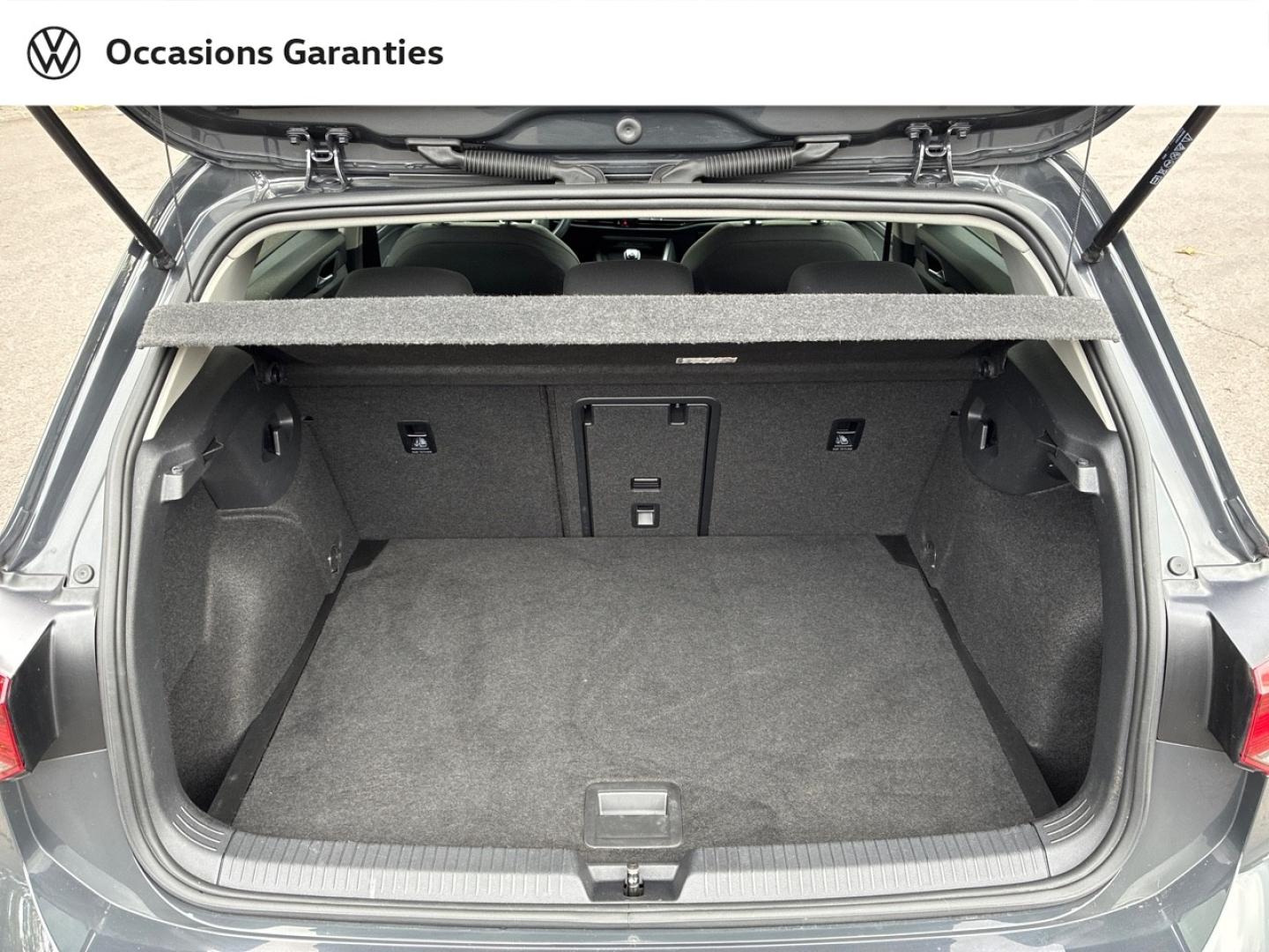 Voitures occasions VOLKSWAGEN GOLF Active Clermont-Ferrand