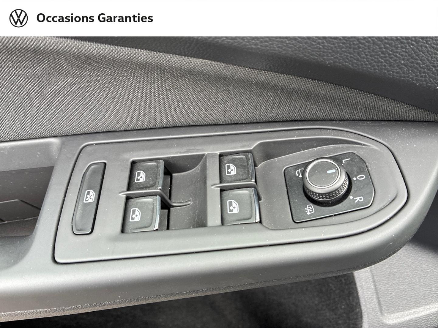Voitures occasions VOLKSWAGEN GOLF Active Clermont-Ferrand