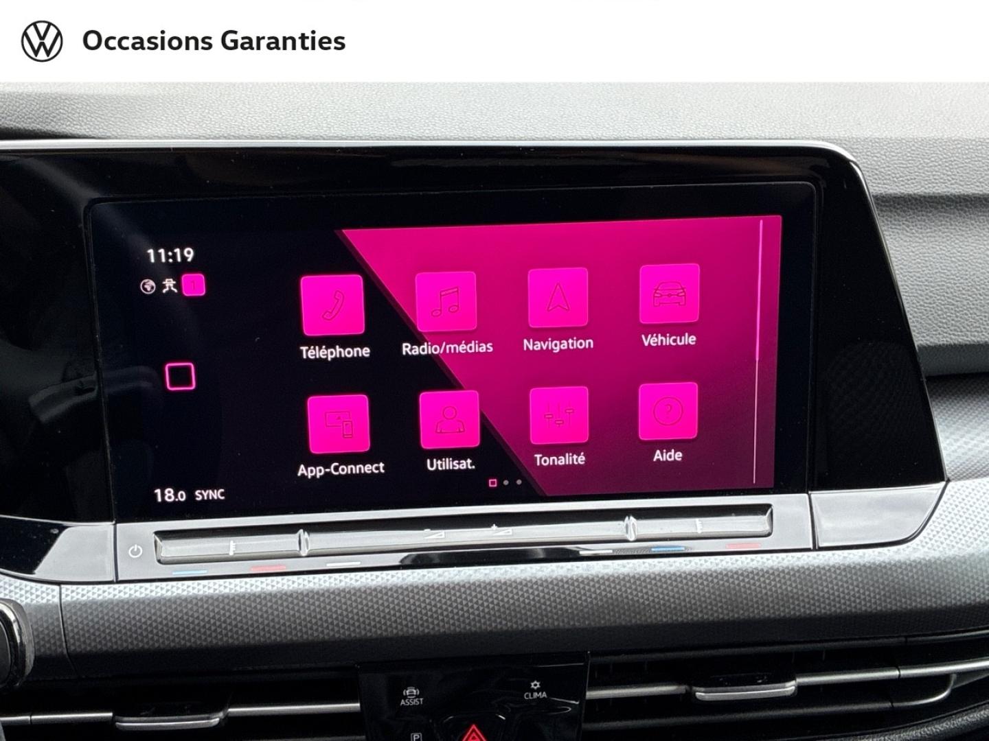 Voitures occasions VOLKSWAGEN GOLF Active Clermont-Ferrand