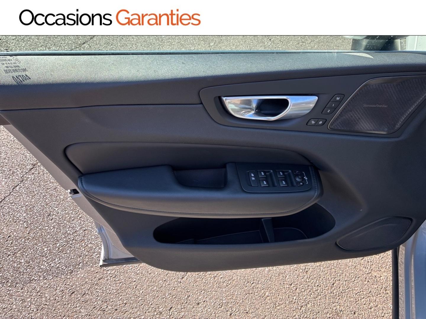 Voitures occasions VOLVO XC60 Ultimate Style Dark Clermont-Ferrand
