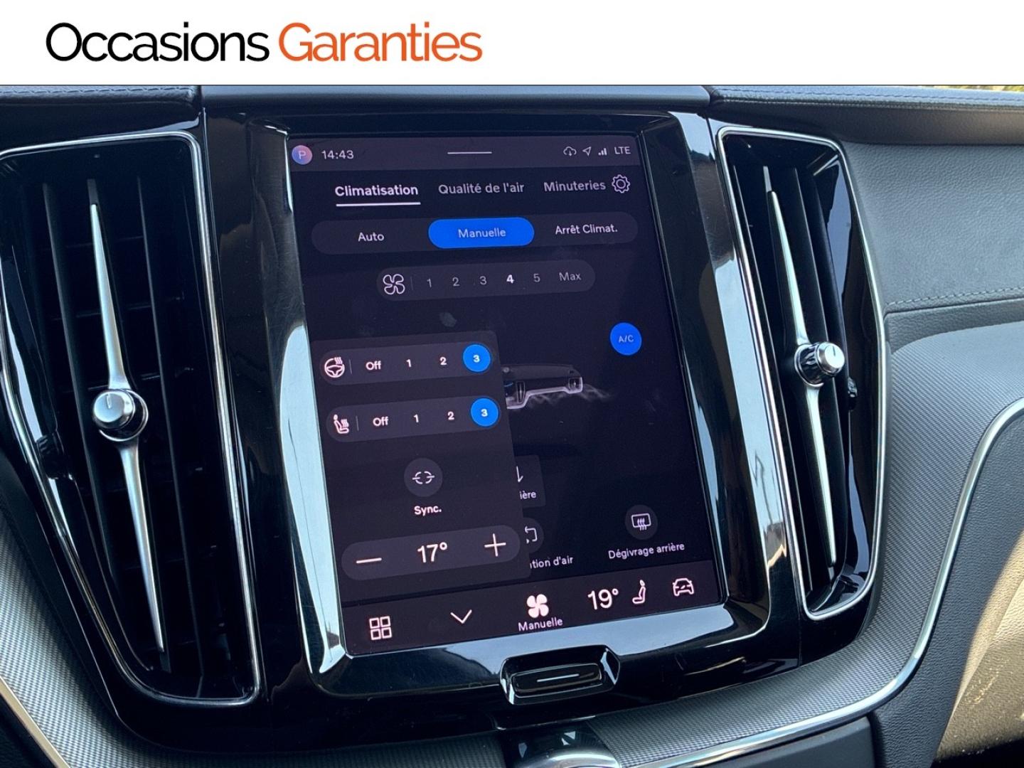 Voitures occasions VOLVO XC60 Ultimate Style Dark Clermont-Ferrand