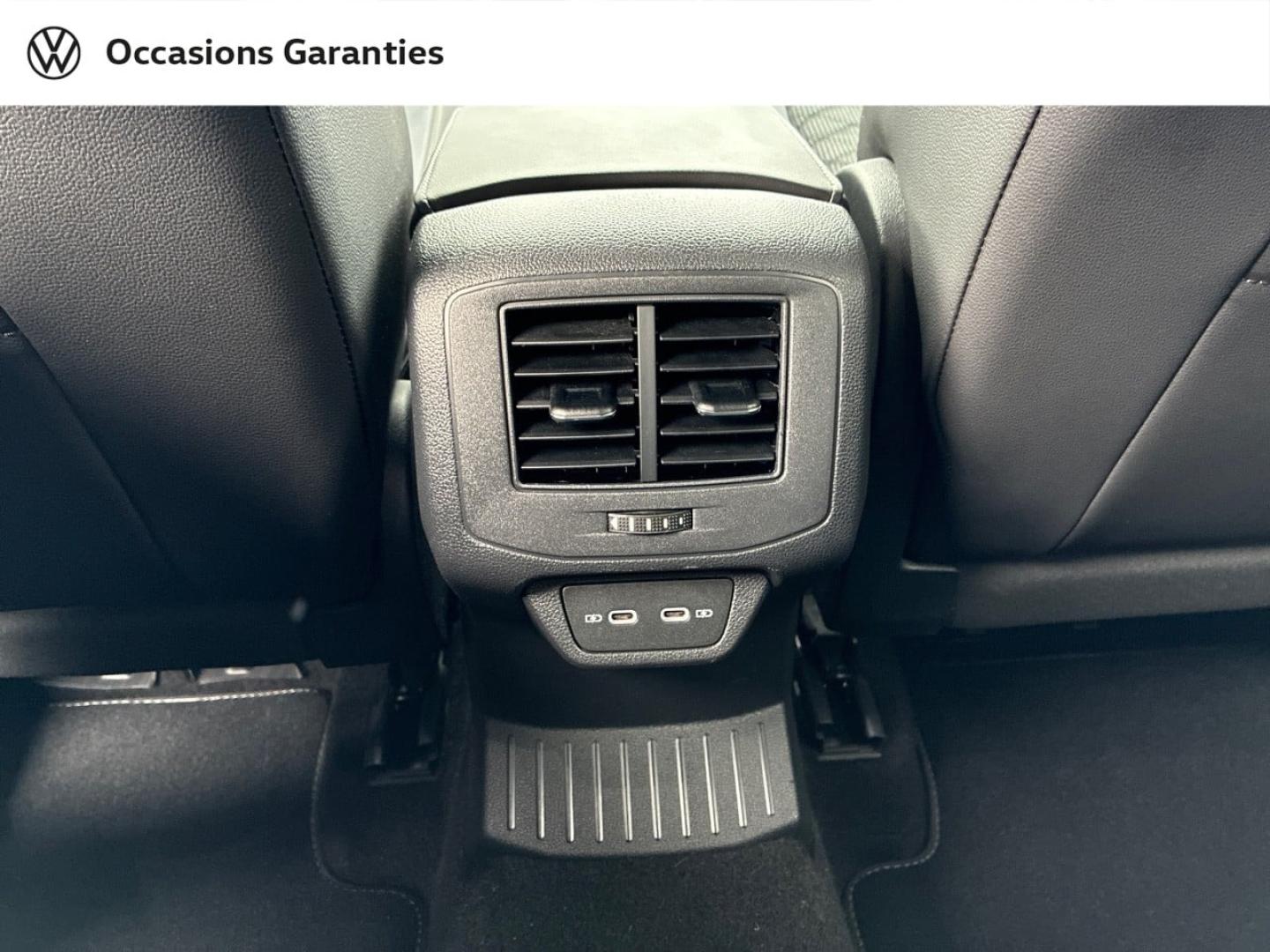 Voitures occasions VOLKSWAGEN T-ROC R-Line Clermont-Ferrand