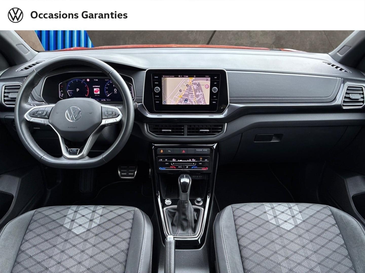 Voitures occasions VOLKSWAGEN T-CROSS R-Line Clermont-Ferrand
