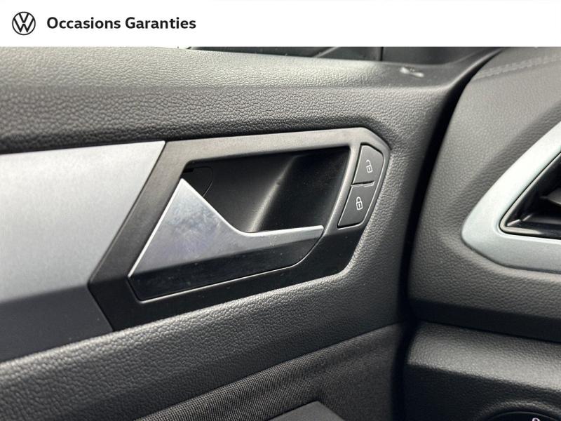 Voitures occasions VOLKSWAGEN T-ROC Life Paris