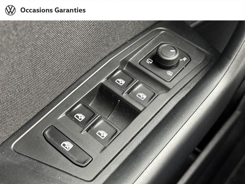 Voitures occasions VOLKSWAGEN T-ROC Life Paris