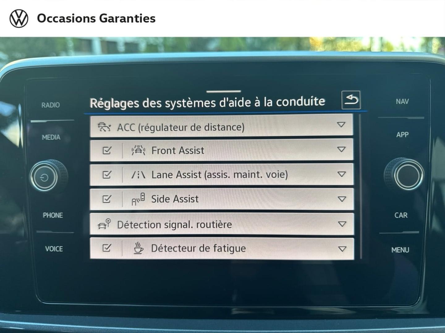 Voitures occasions VOLKSWAGEN T-ROC Style Paris