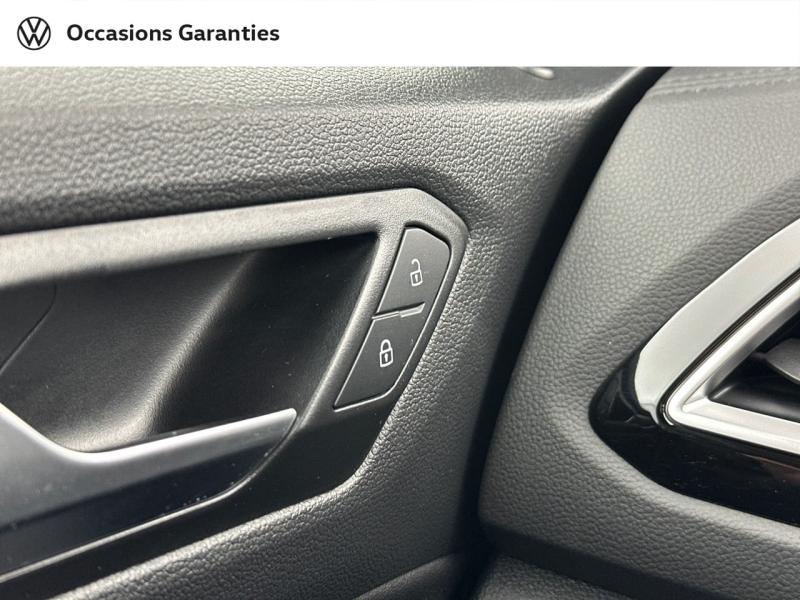 Voitures occasions VOLKSWAGEN T-ROC R-Line Paris