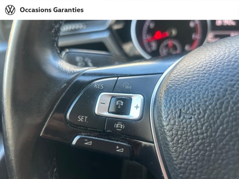 Voitures occasions VOLKSWAGEN TOURAN IQ.Drive Paris