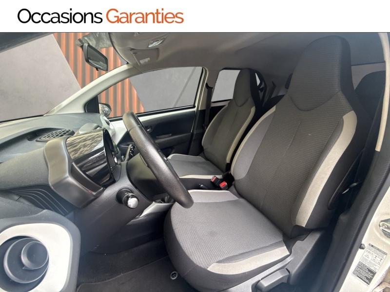 Voitures occasions TOYOTA AYGO x-play Paris