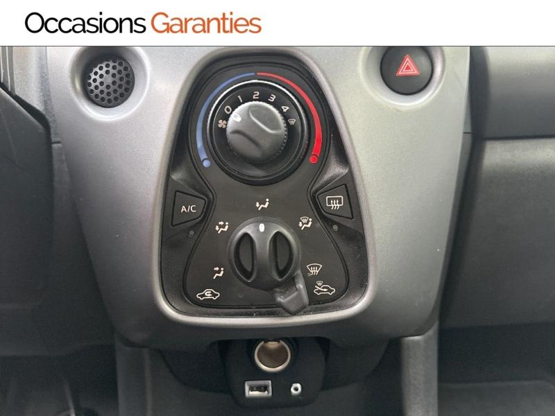 Voitures occasions TOYOTA AYGO x-play Paris