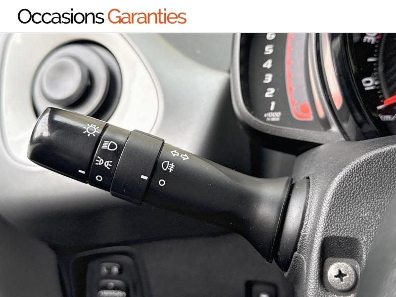 Voitures occasions TOYOTA AYGO x-play Paris