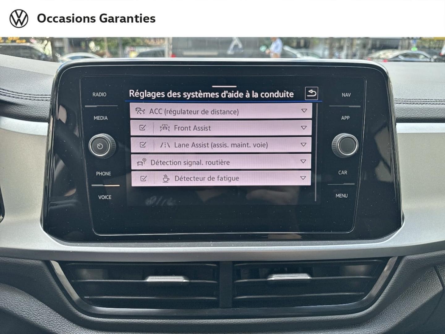 Voitures occasions VOLKSWAGEN T-ROC Life Plus Paris