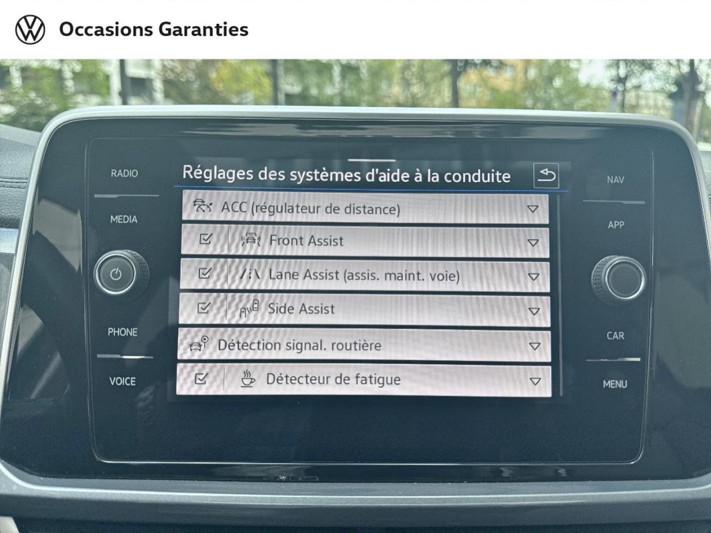 Voitures occasions VOLKSWAGEN T-ROC Style Exclusive Paris