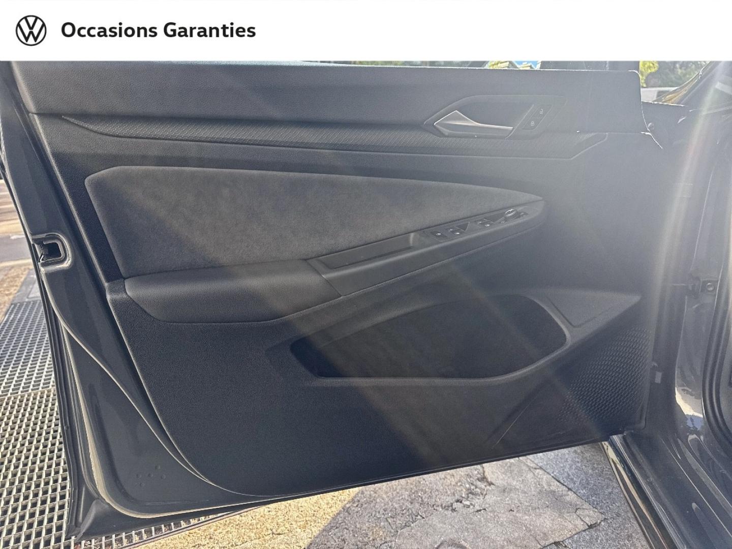 Voitures occasions VOLKSWAGEN GOLF R-Line Paris