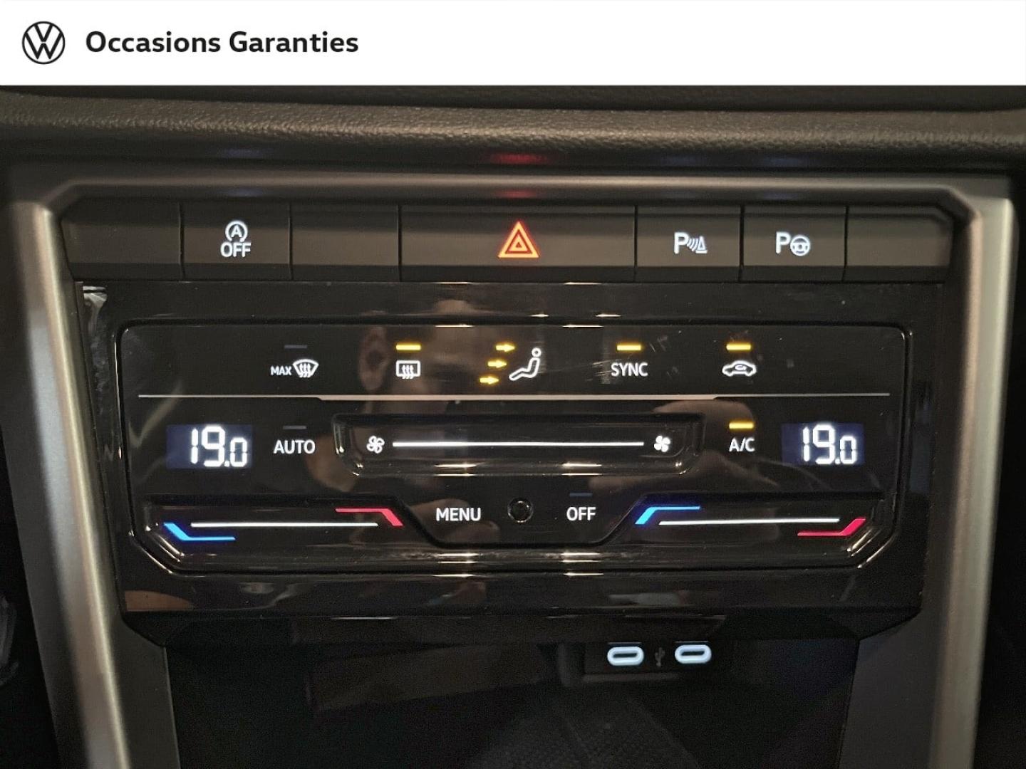 Voitures occasions VOLKSWAGEN T-ROC Life Plus Paris